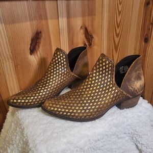 Musse & Cloud leather boots size 10 women's, distressed look, brown